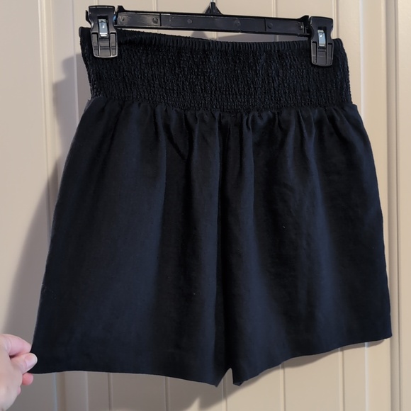 Crown & Ivy Black Smocked-Waist Women’s Shorts - Picture 5 of 5